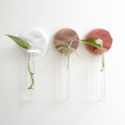 Wandvase im Testrohr-Design